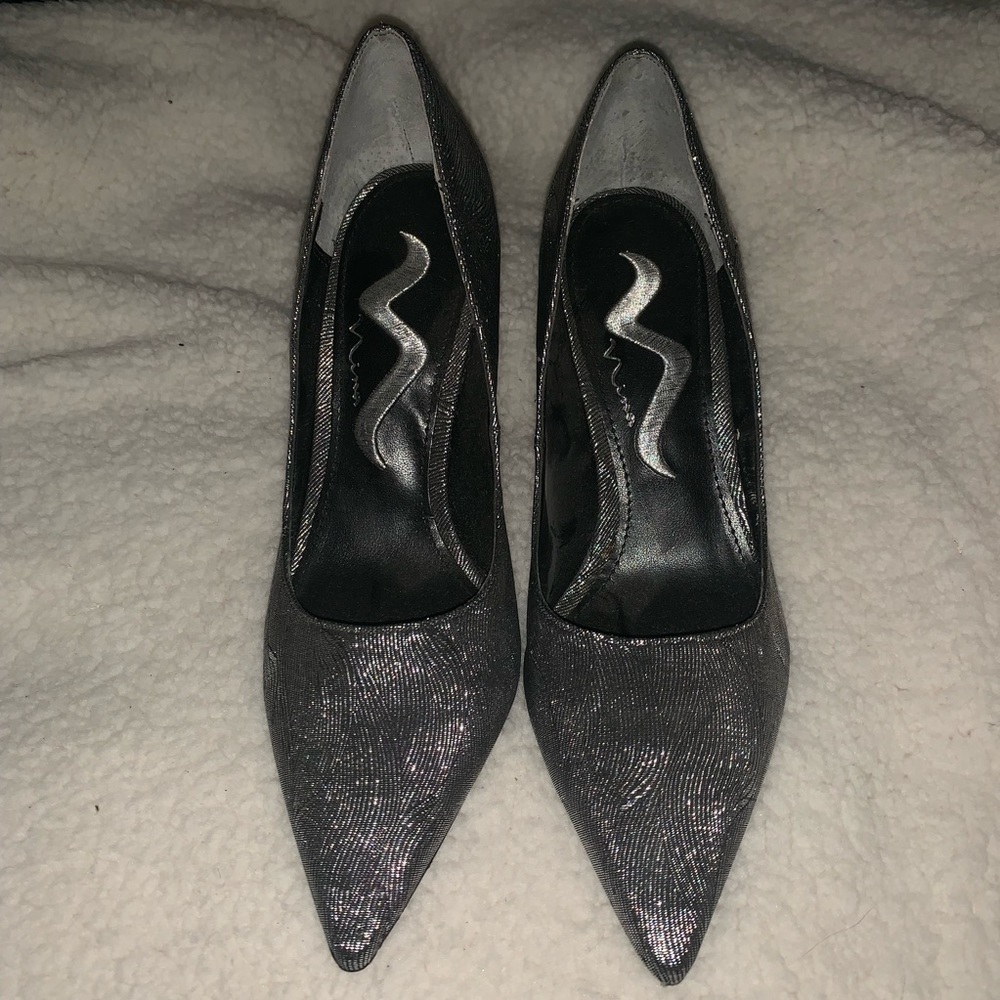 Nina Black & Silver Pointed Pumps